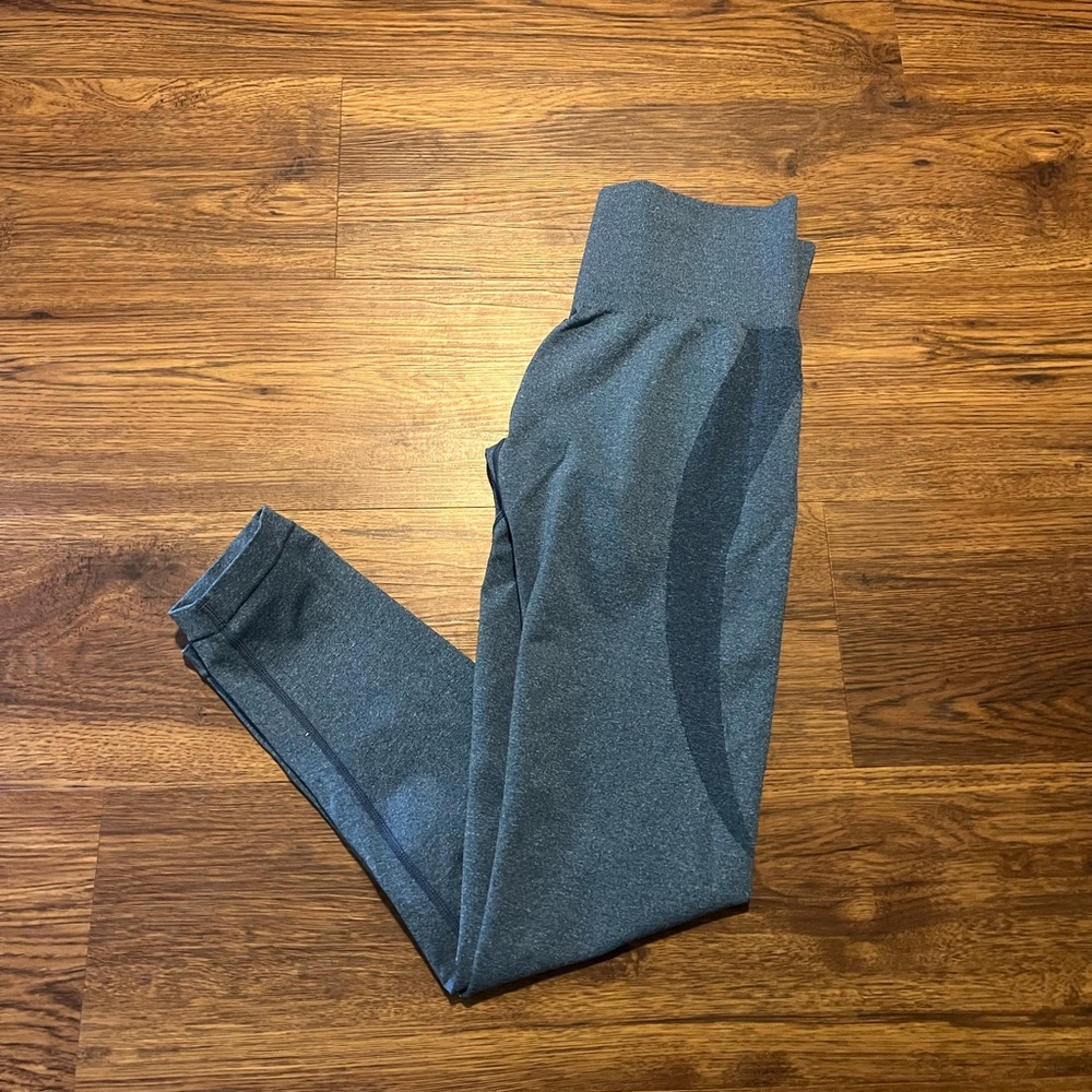 NVGTN Women's High-Waist Leggings in Heathered Charcoal and Dark Gray